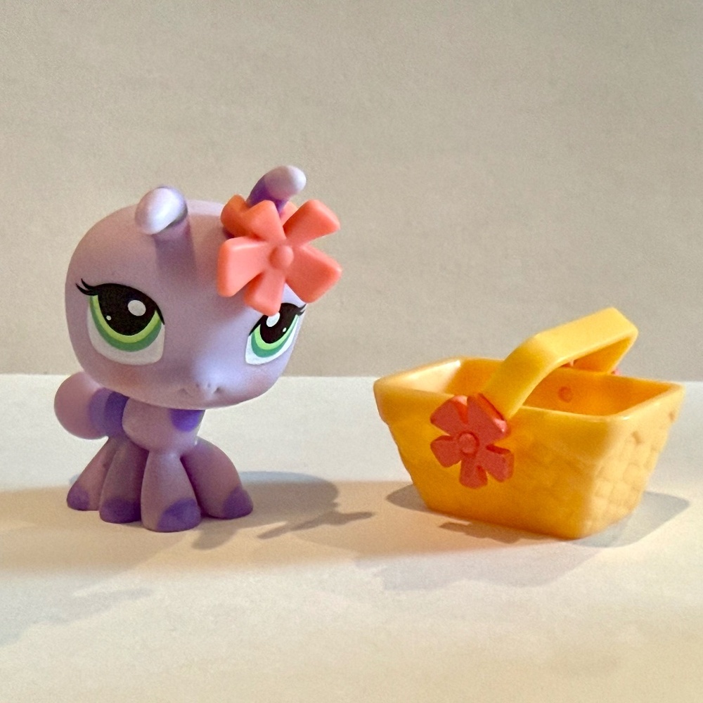 Littlest Pet Shop LPS 1308 Ant Purple Special Edition ~ AUTHENTIC